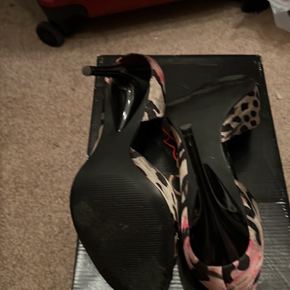 Women Roulette-Black Multi Carlos Santana Heels - Picture 3 of 4